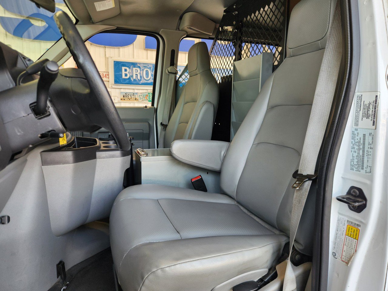 Used 2014 Ford E-350 and Econoline 350 Super Duty w/ Power Group RWD image 4
