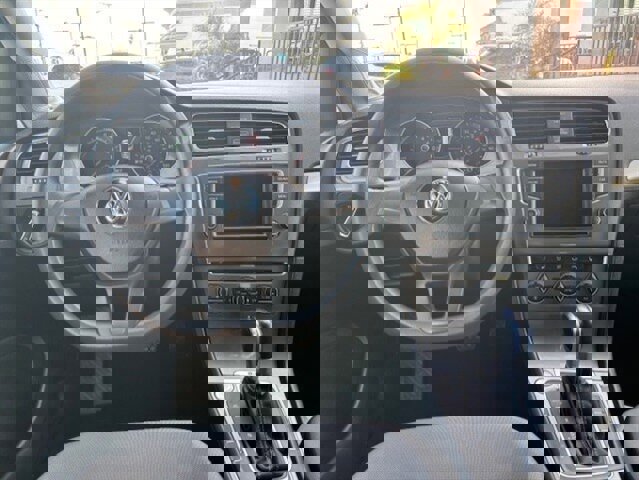 Used 2016 Volkswagen e-Golf SE w/ DC Fast Charging Package FWD image 19