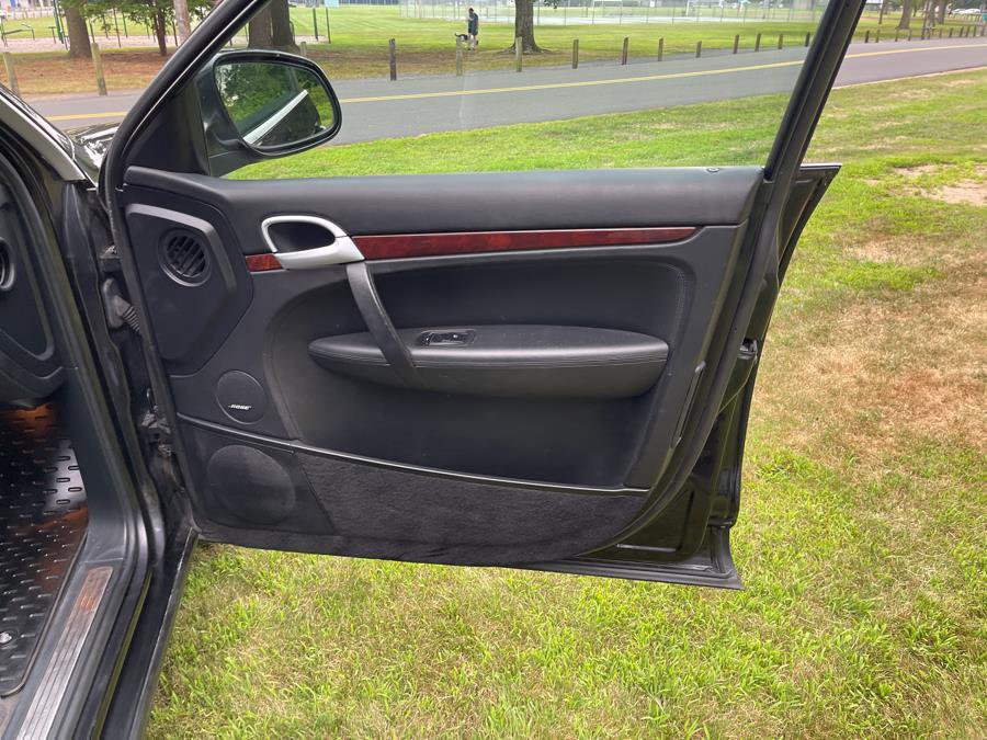 Used 2005 Porsche Cayenne Turbo image 31