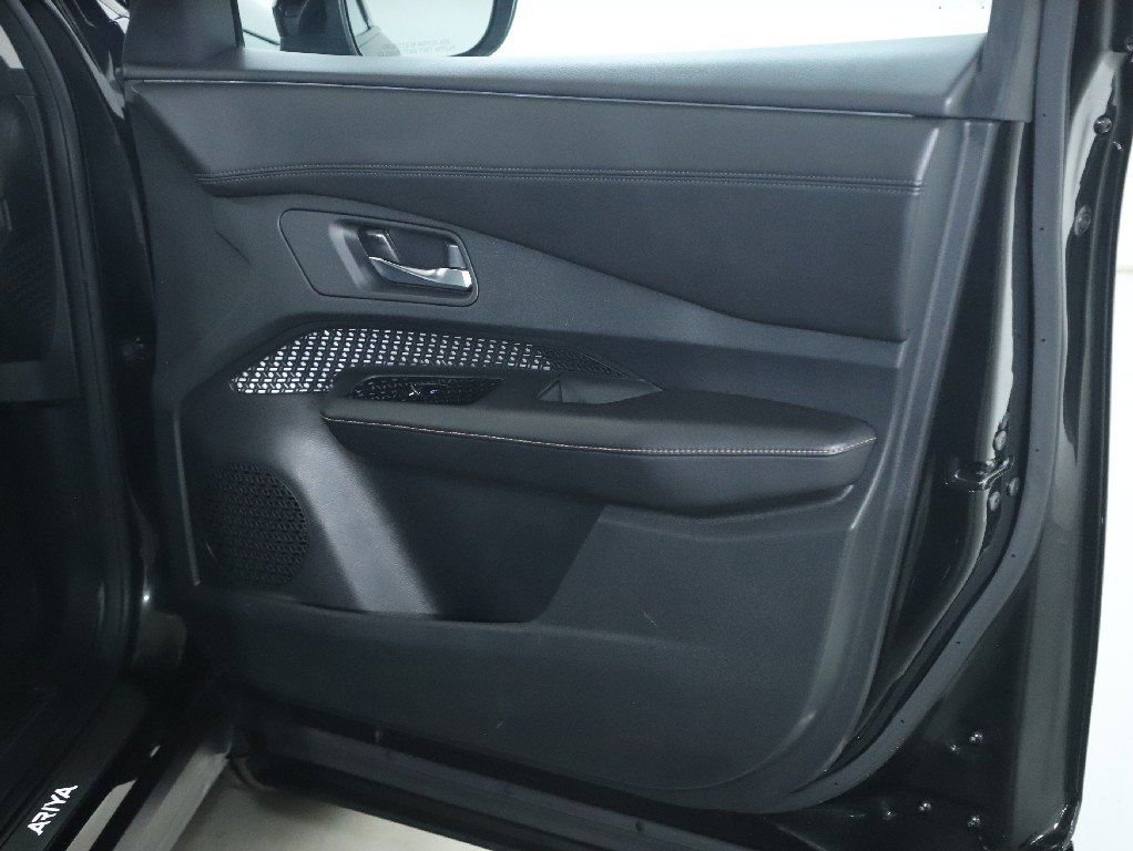Used 2023 Nissan Ariya AWD image 32