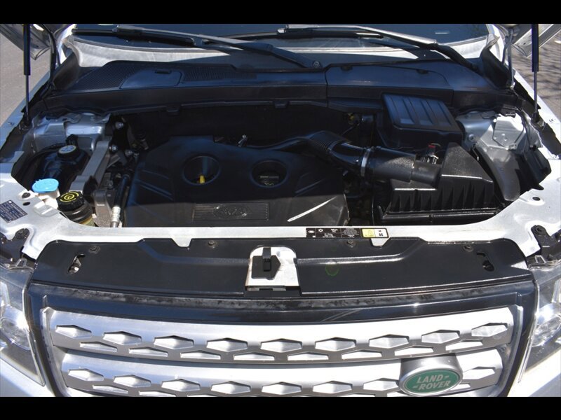 Used 2014 Land Rover LR2 AWD/4WD image 40