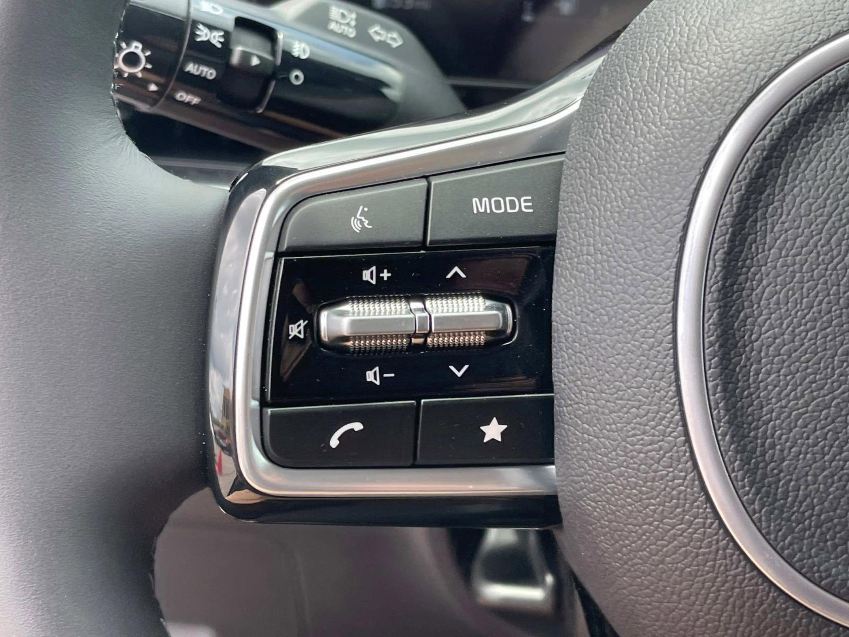 New 2025 Kia Carnival SX Prestige image 38