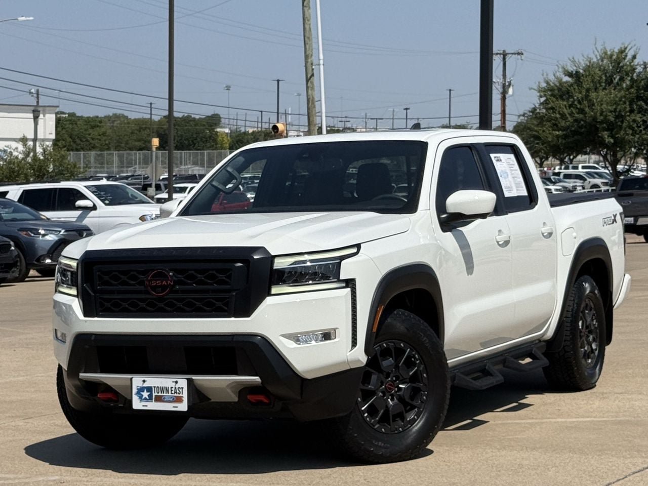Used 2022 Nissan Frontier Pro-X w/ Pro-X Premium Package RWD image 2