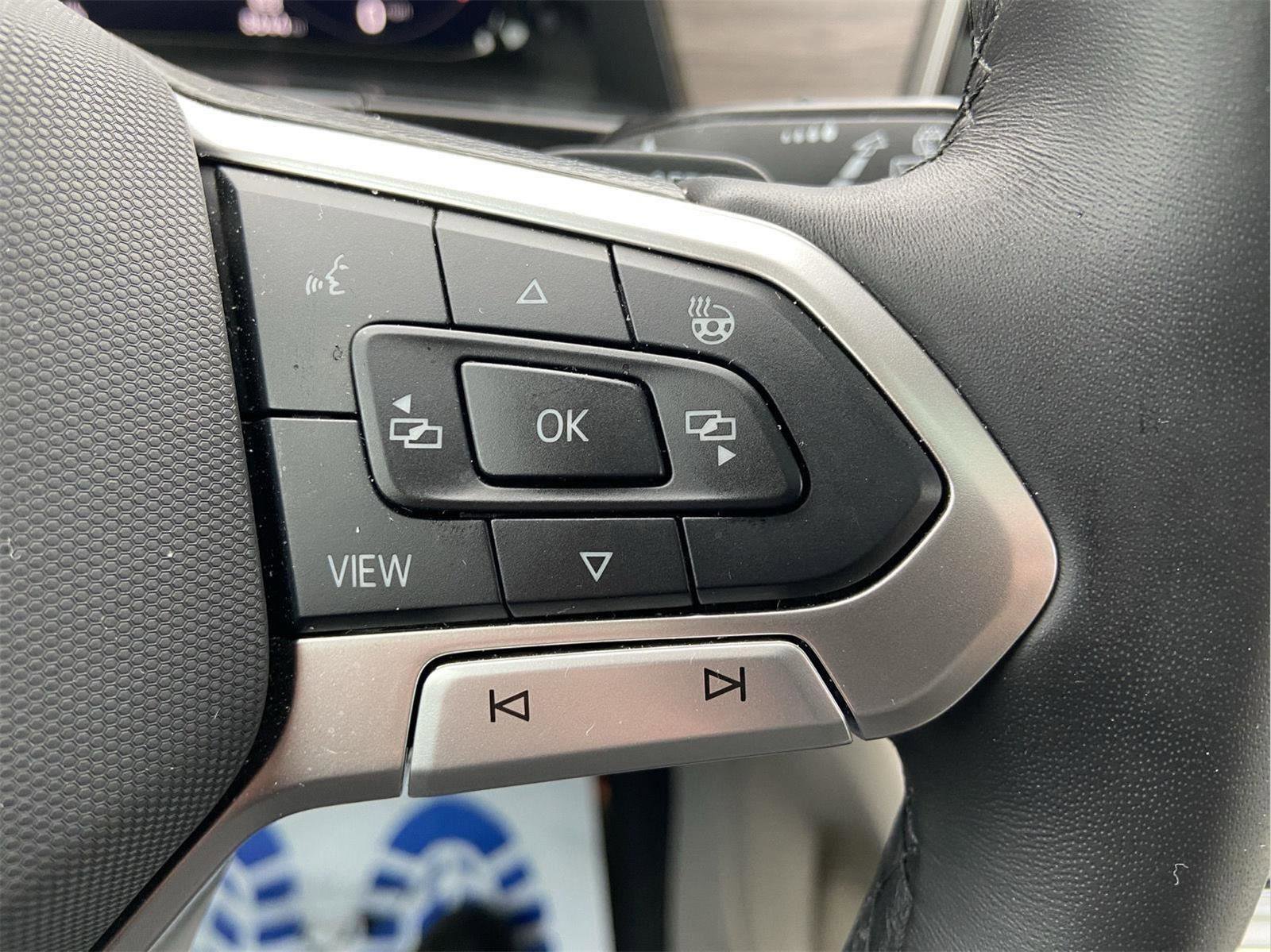Used 2025 Volkswagen Atlas SEL Premium R-Line AWD/4WD image 11