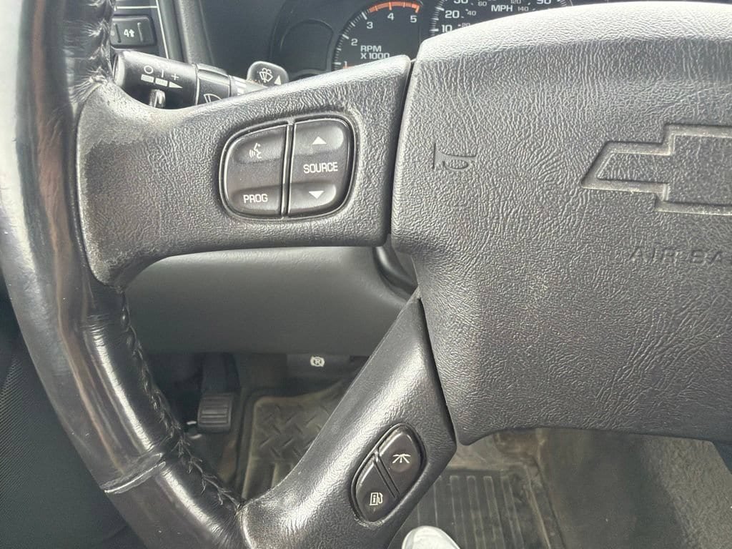 Used 2005 Chevrolet Silverado 2500 LS w/ Heavy-Duty Power Package AWD/4WD image 10