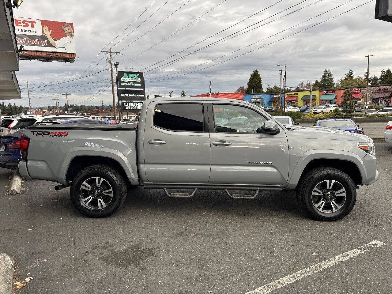 Used 2019 Toyota Tacoma TRD Sport AWD/4WD image 8