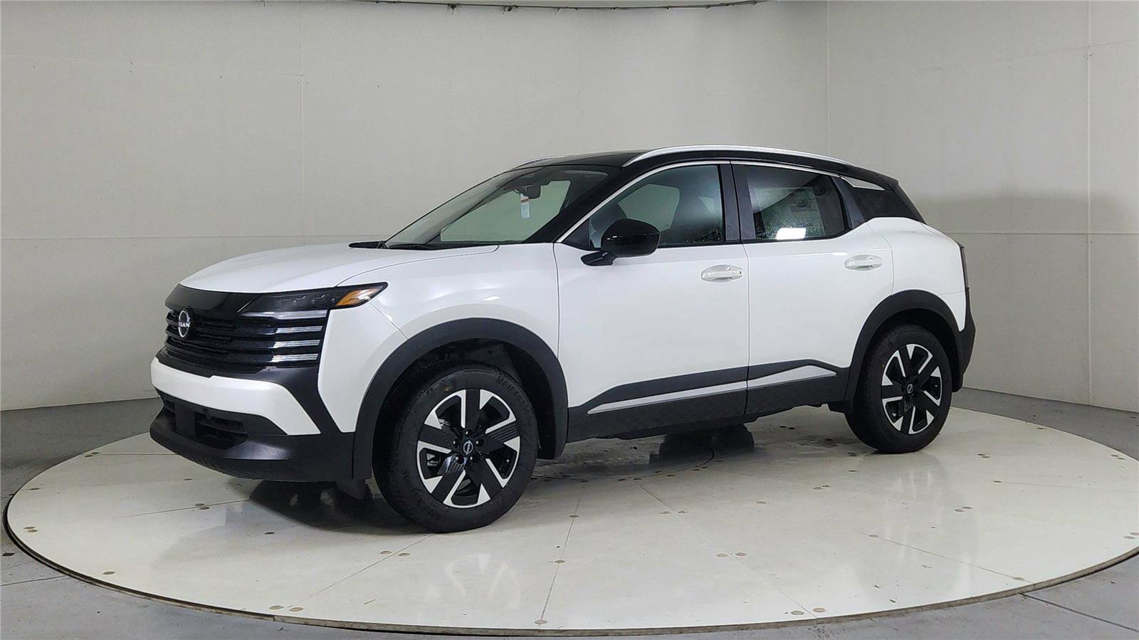 New 2026 Nissan Kicks SV w/ SV Premium Package image 3