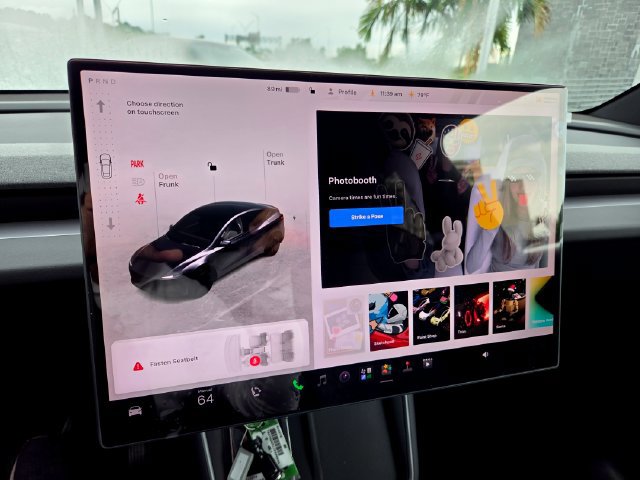 Used 2026 Tesla Model Y 2WD image 32