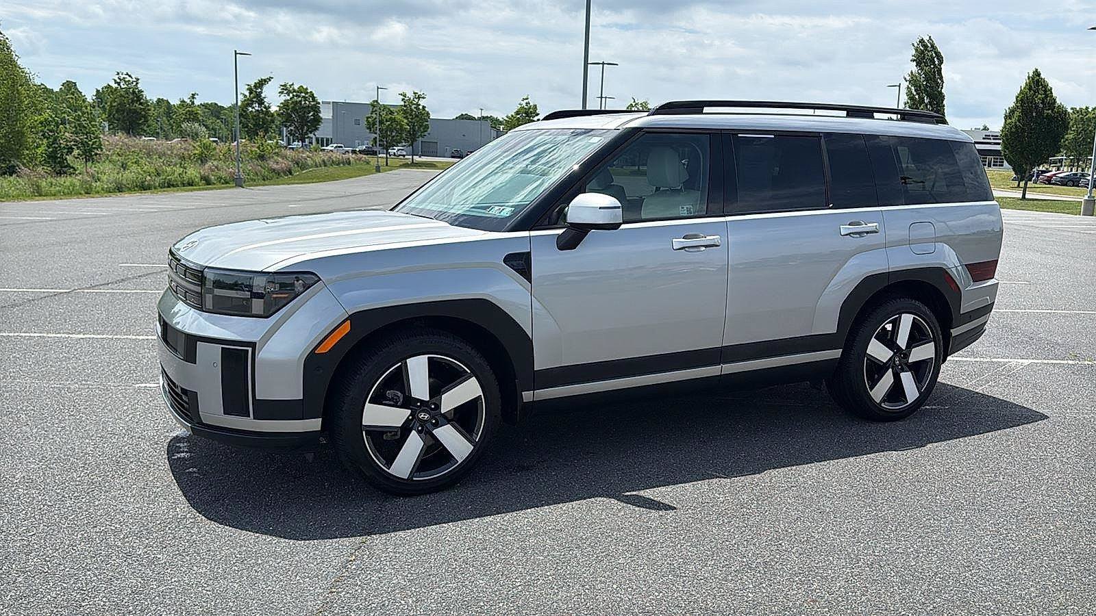 Certified 2024 Hyundai Santa Fe Limited AWD/4WD image 13