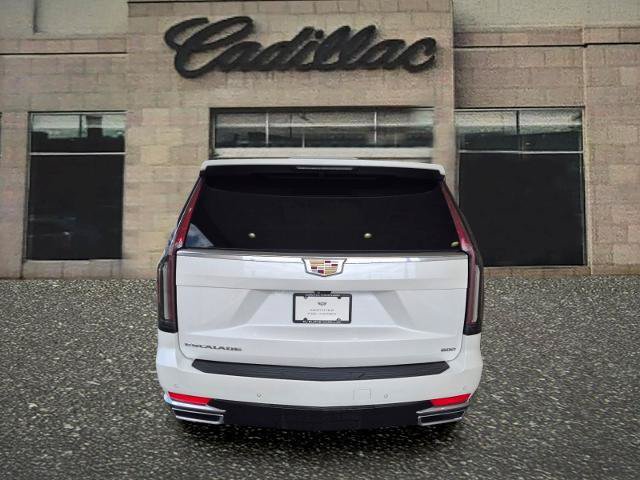 Used 2022 Cadillac Escalade Premium Luxury w/ Performance Package AWD/4WD image 4