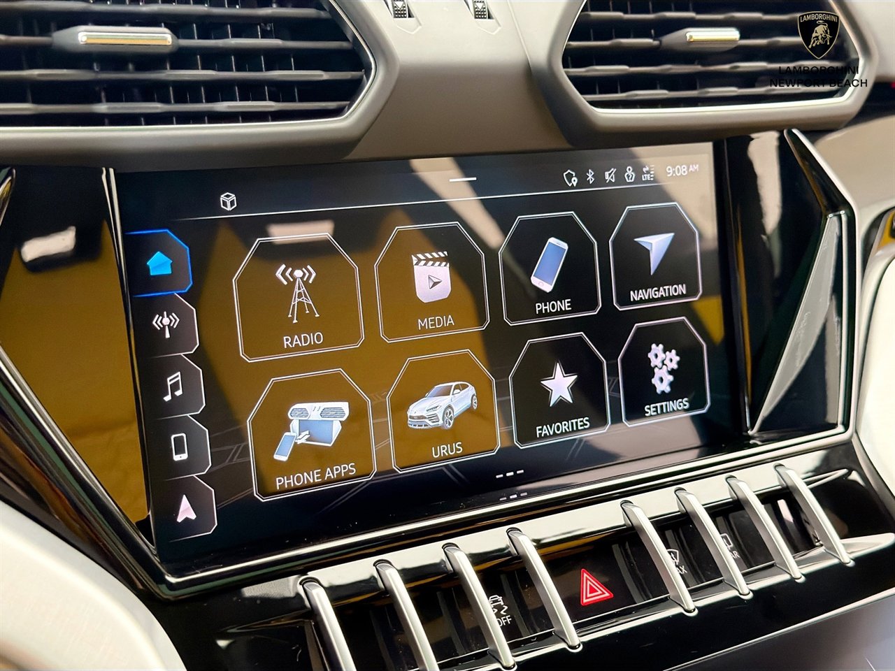 Used 2022 Lamborghini Urus AWD/4WD image 13