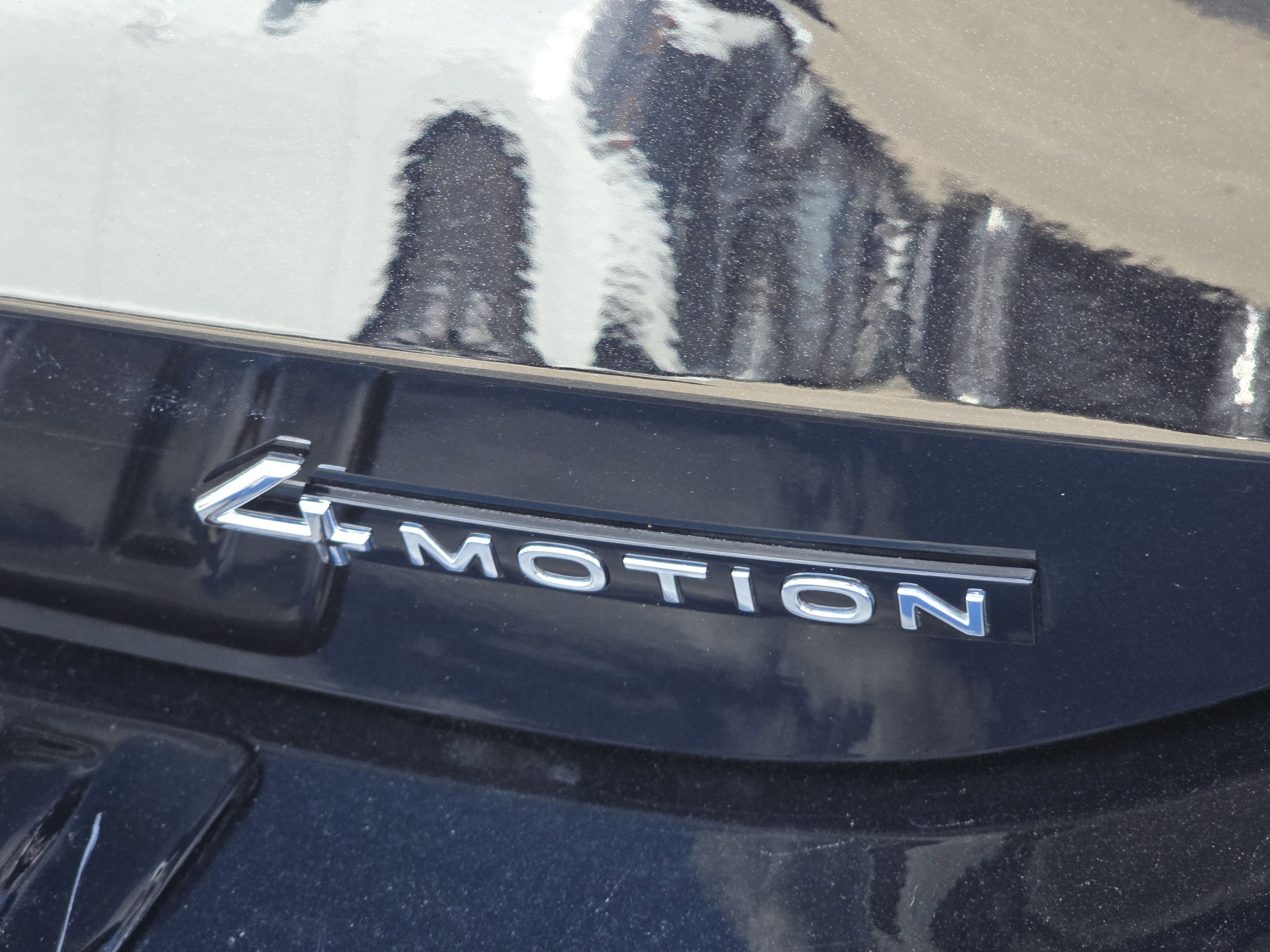 New 2025 Volkswagen Tiguan SE R-Line image 16