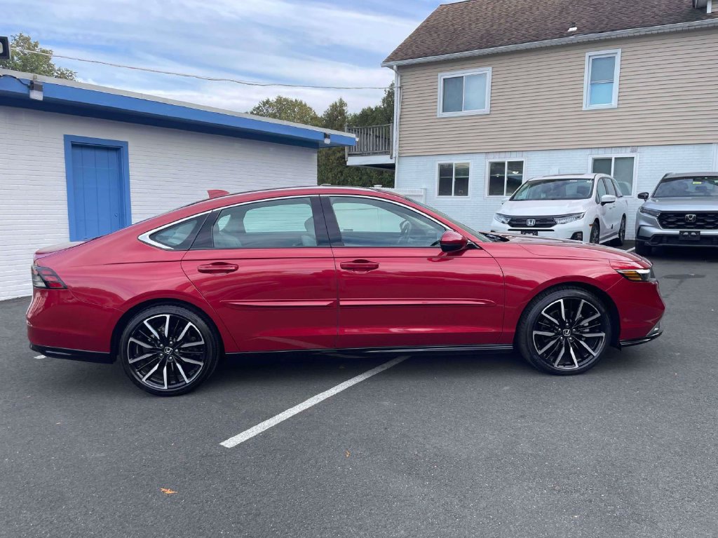 Certified 2023 Honda Accord Touring image 4