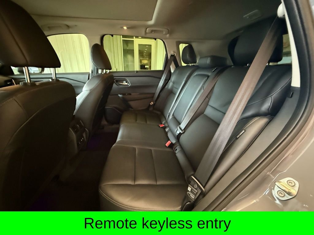 Used 2025 Nissan Rogue SL w/ SL Premium Package image 7