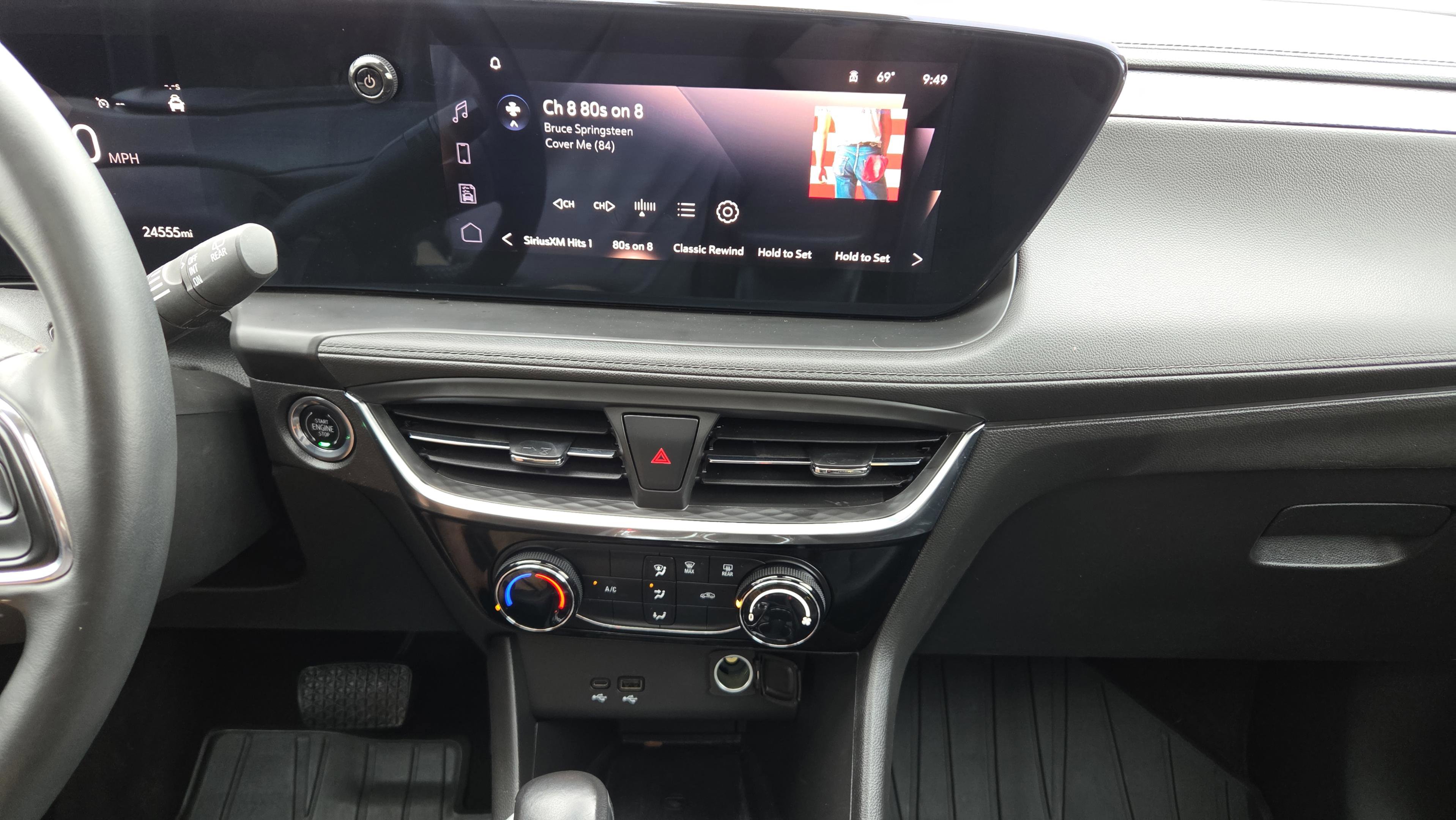 Used 2024 Buick Encore GX Sport Touring w/ Experience Buick Package image 21