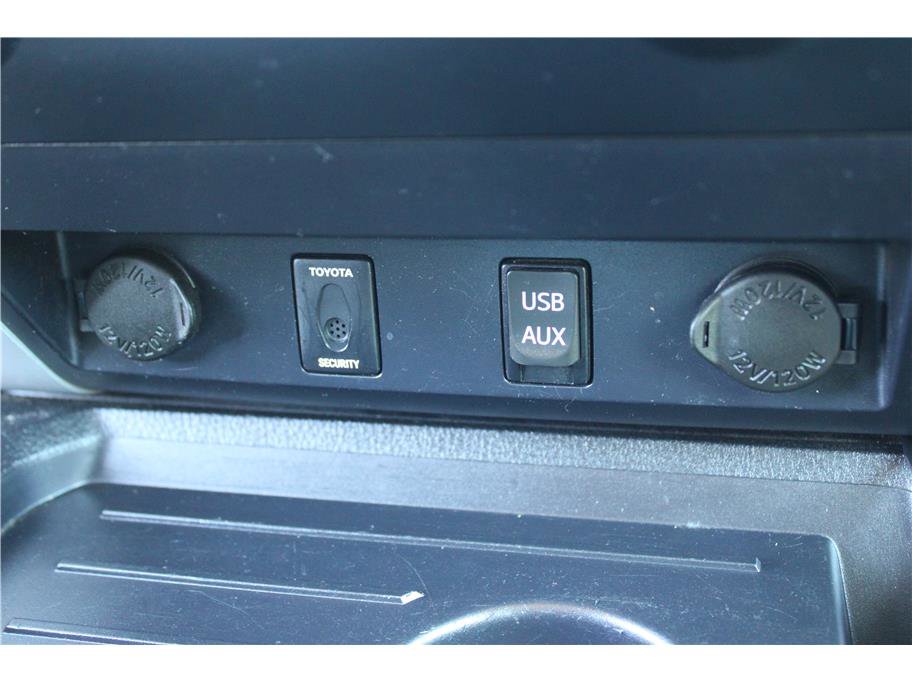 Used 2017 Toyota Tundra Limited w/ Limited Premium Package image 27