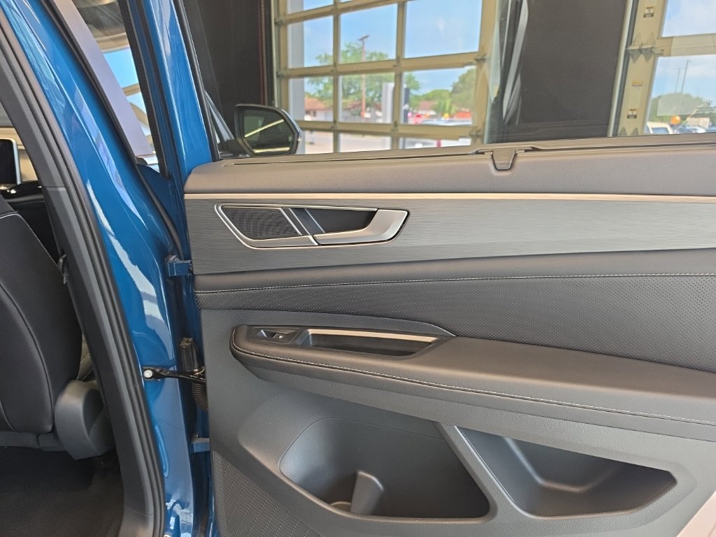 Used 2026 Volkswagen Atlas Cross Sport SE FWD image 50