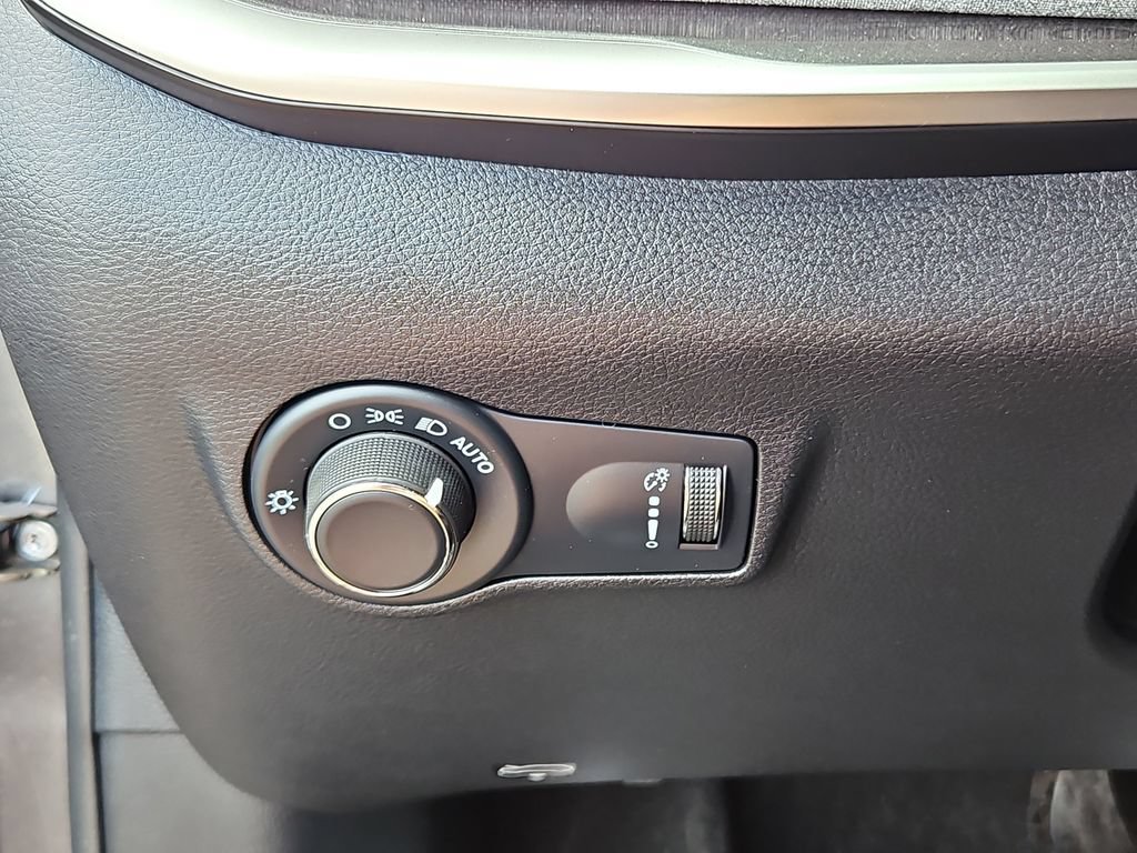 Used 2023 Jeep Compass Sport AWD/4WD image 15