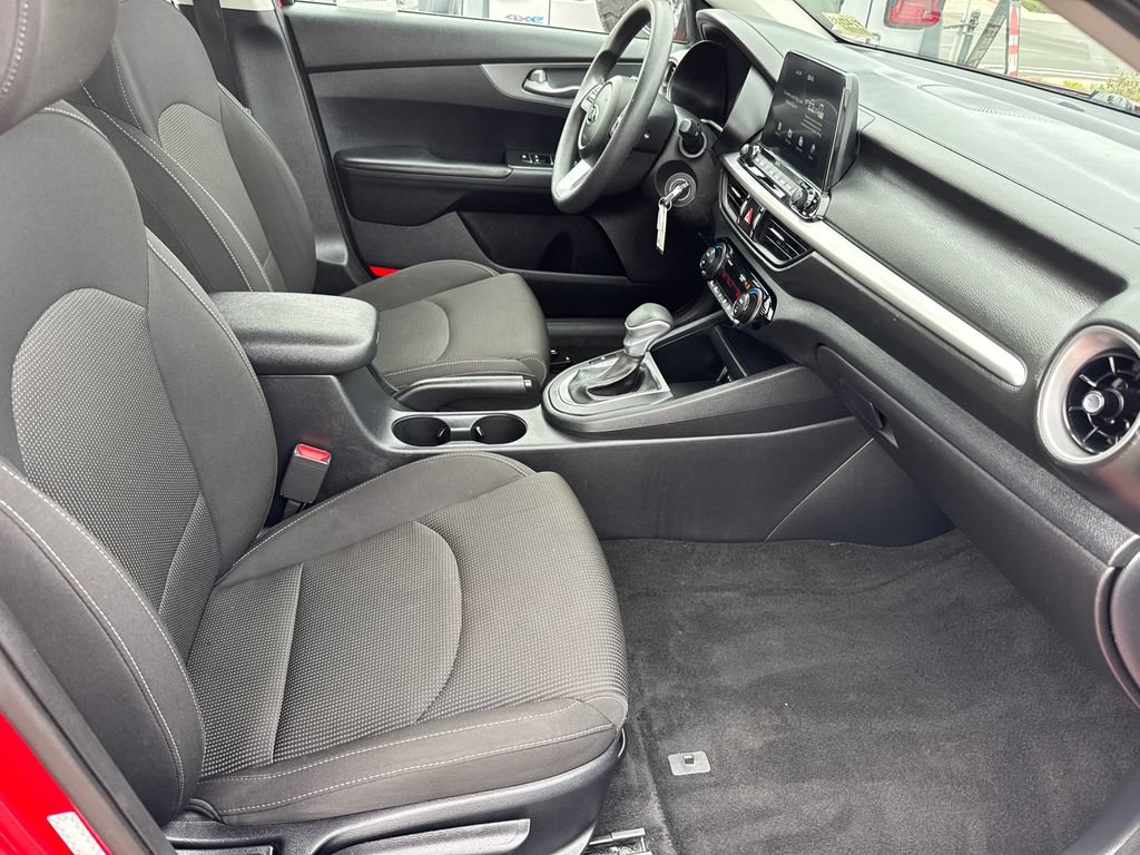 Used 2019 Kia Forte LXS FWD image 13