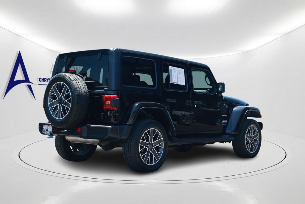 Used 2023 Jeep Wrangler Unlimited Sahara w/ Cold Weather Group AWD/4WD image 4