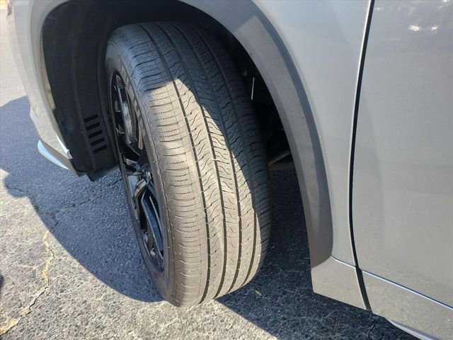 Used 2024 Toyota Highlander XSE image 12