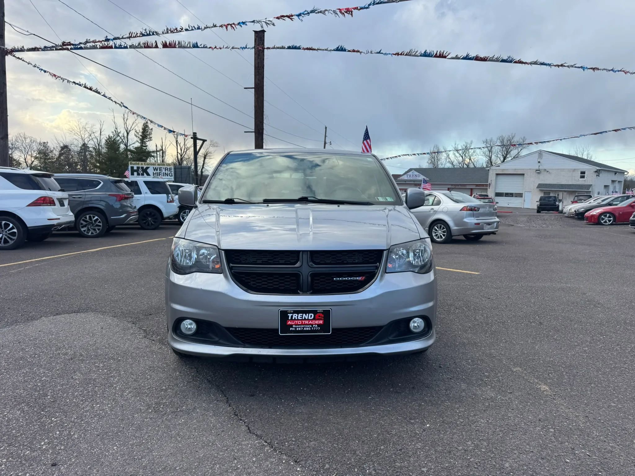 Used 2016 Dodge Grand Caravan SXT image 2