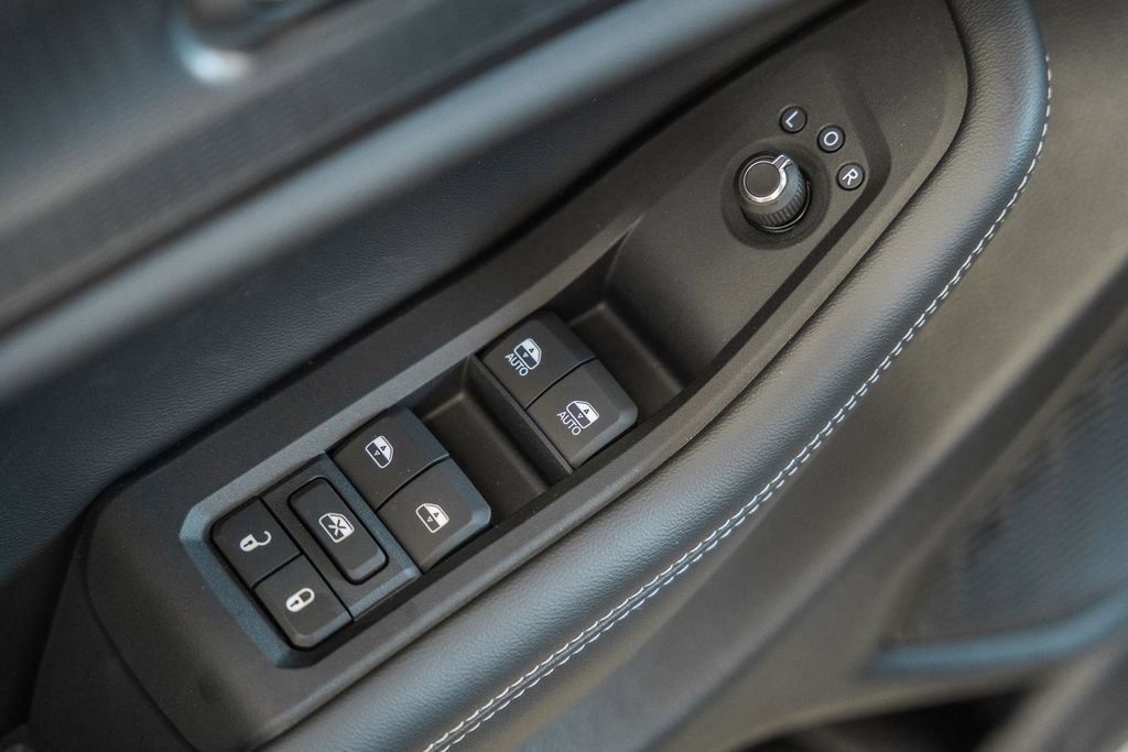 New 2025 Jeep Grand Cherokee Laredo X w/ Luxury Tech Group I image 36