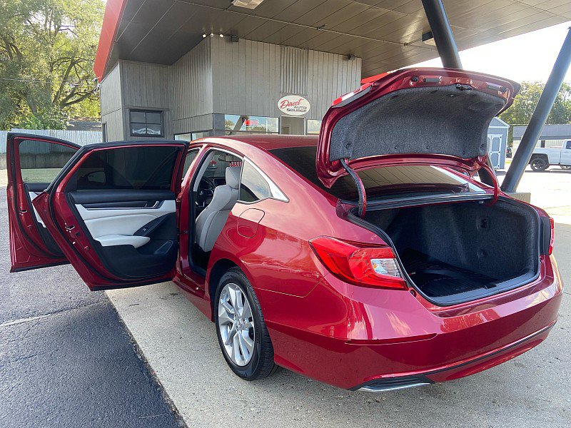 Used 2018 Honda Accord LX image 17