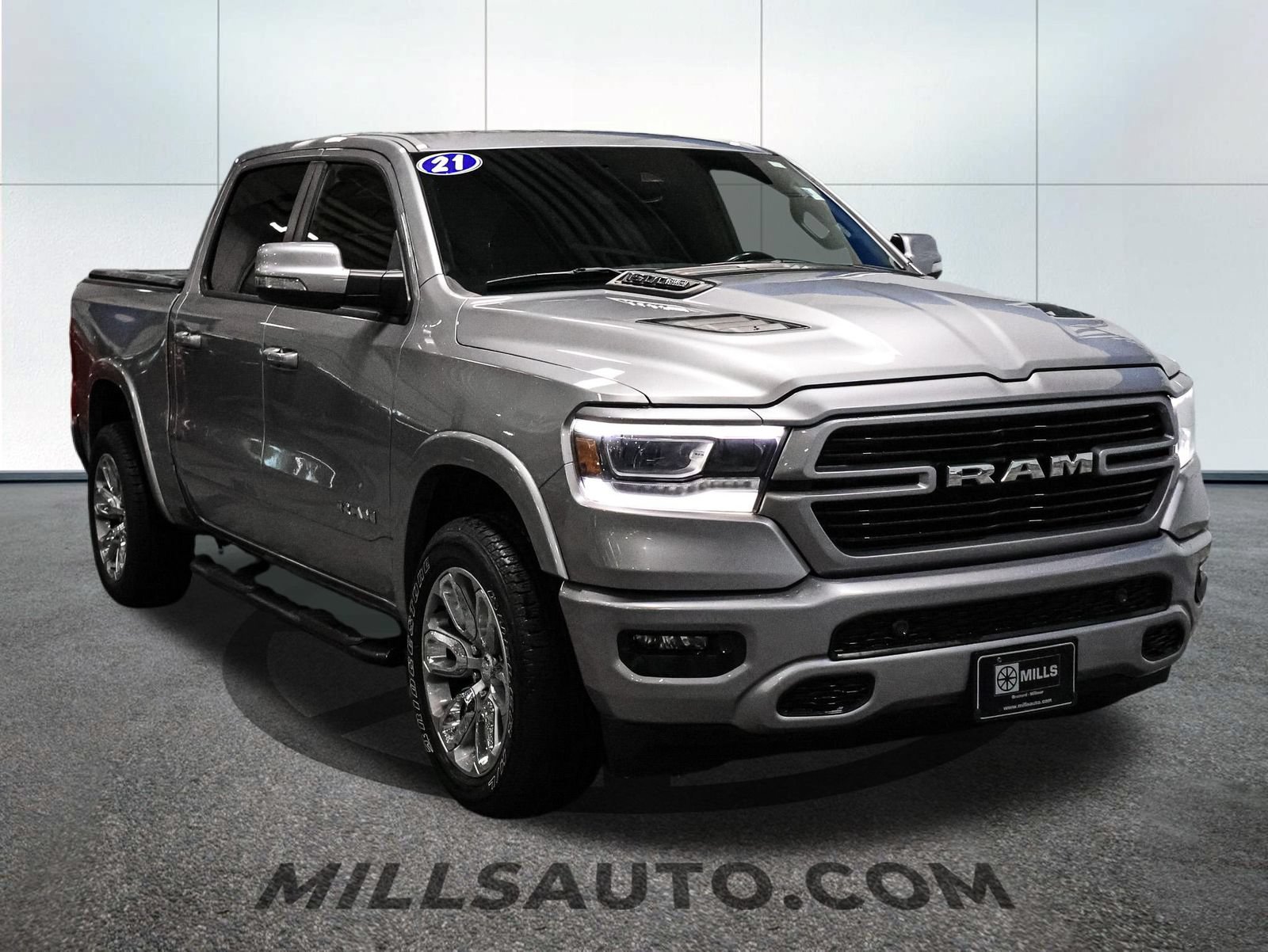 Used 2021 RAM 1500 Laramie w/ Sport Appearance Package AWD/4WD image 12