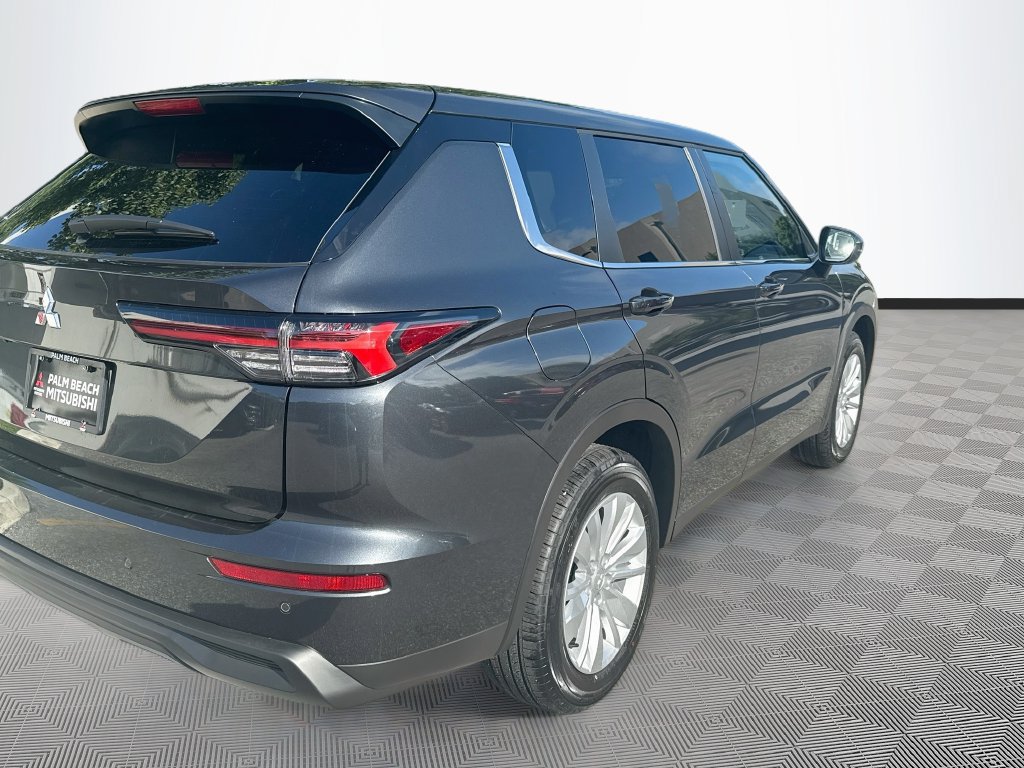 New 2026 Mitsubishi Outlander ES FWD image 5