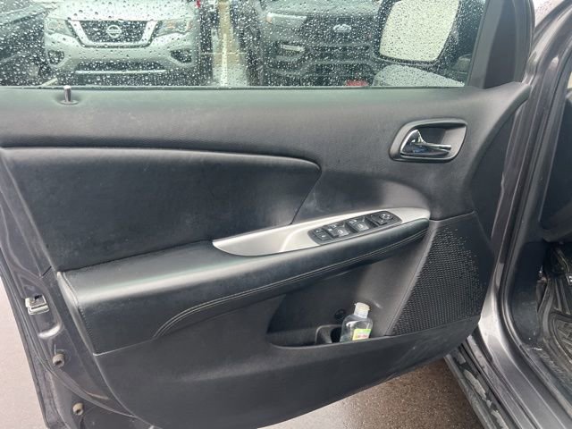 Used 2014 Dodge Journey SXT image 11