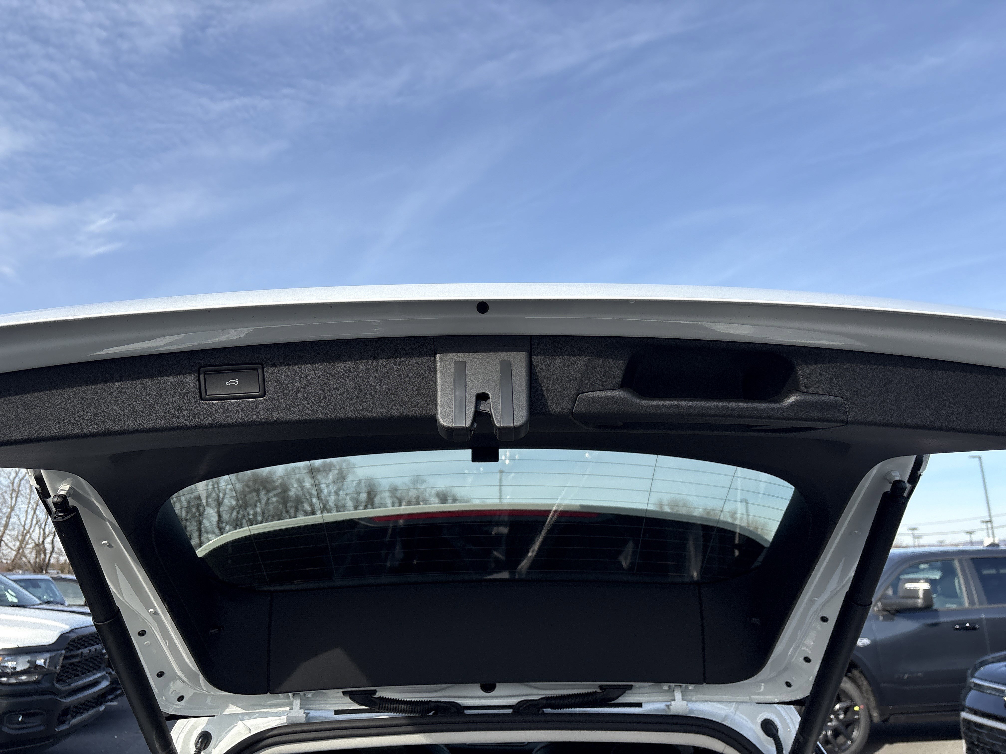 New 2026 Volkswagen Tiguan SE image 15