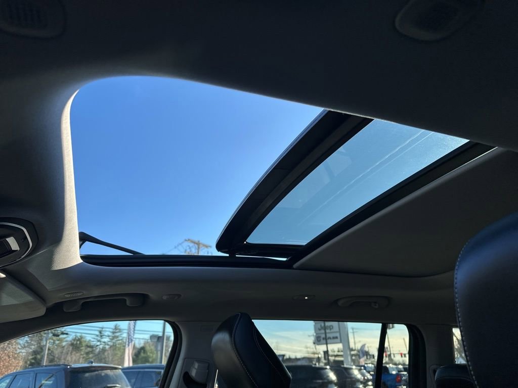 Used 2022 Jeep Grand Cherokee L Limited image 24