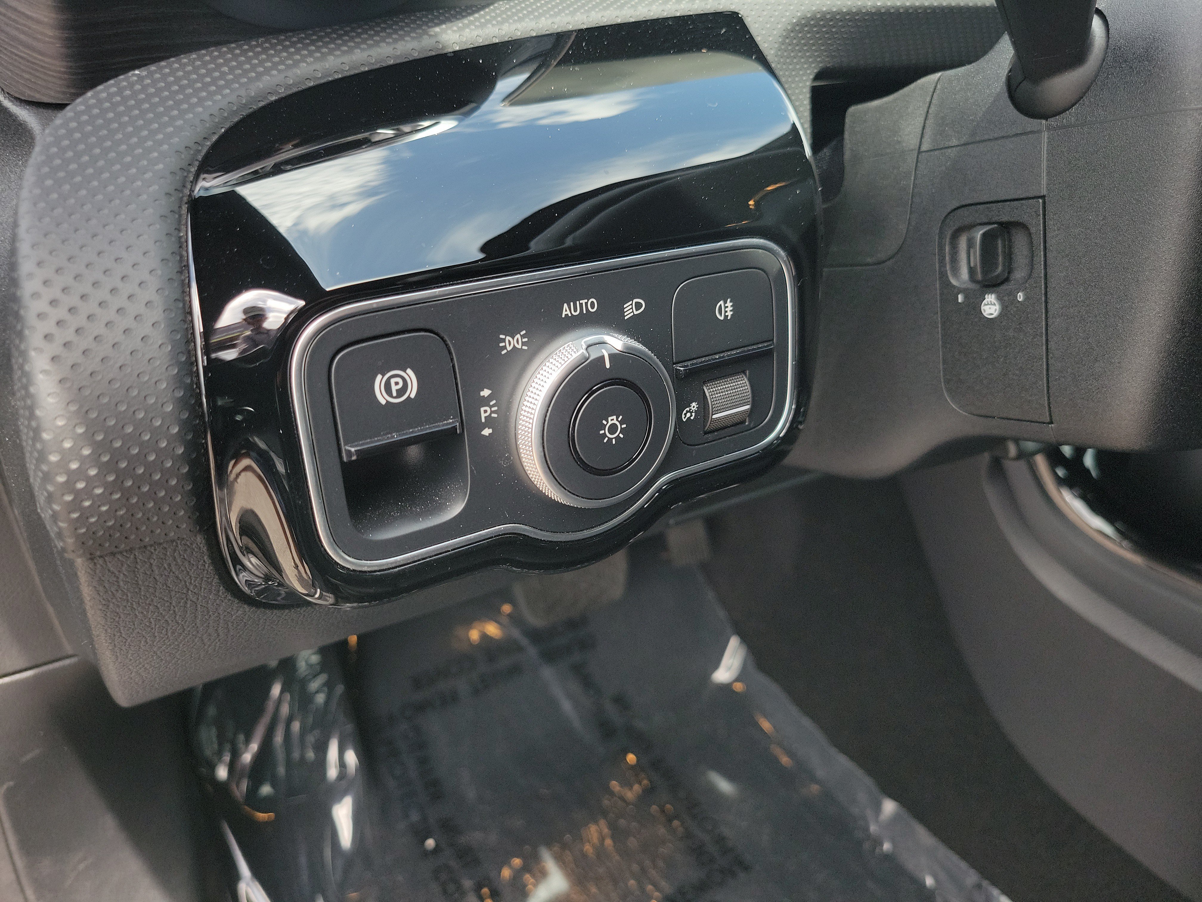 Certified 2023 Mercedes-Benz CLA 250 4MATIC image 23