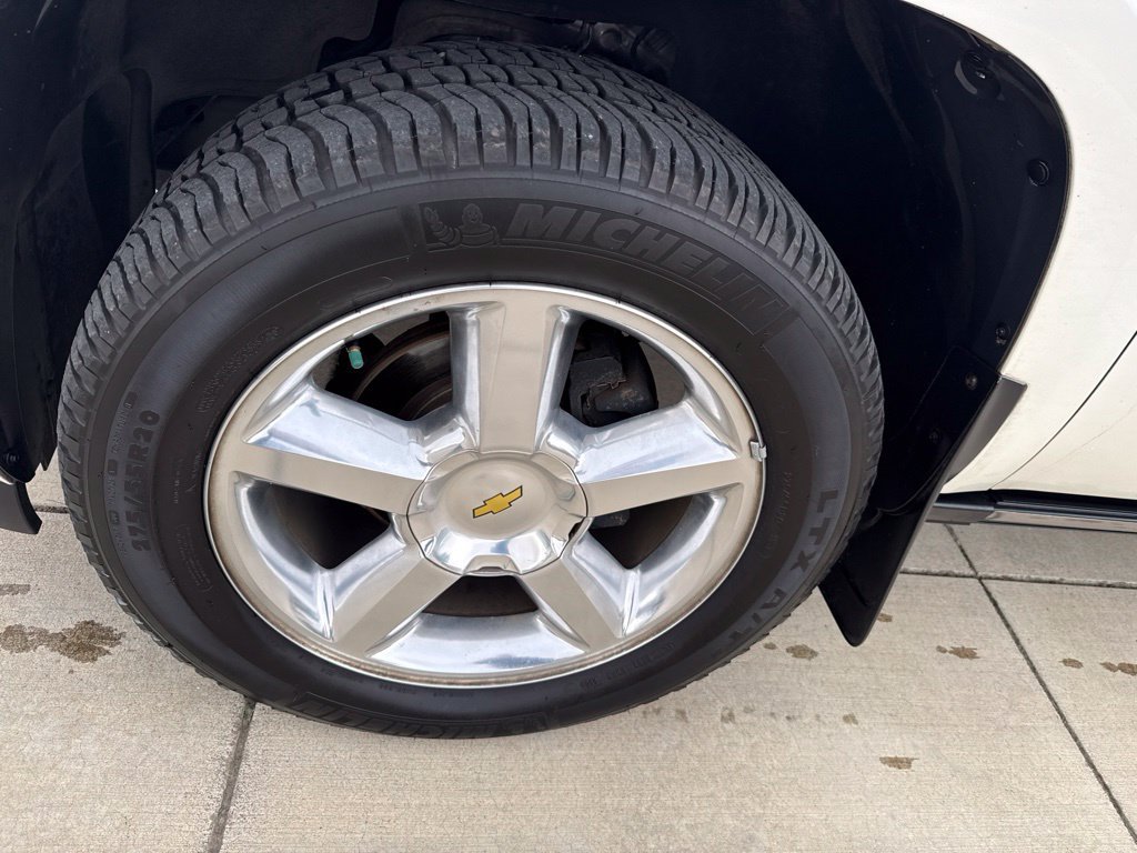 Used 2012 Chevrolet Avalanche LTZ AWD/4WD image 16
