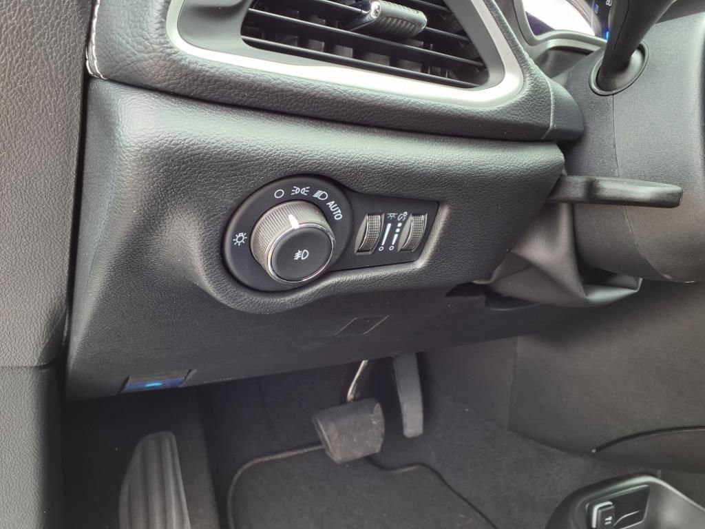 New 2026 Chrysler Pacifica Select image 11