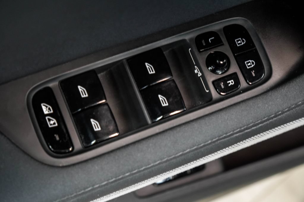 Used 2023 Polestar Polestar 2 w/ Pilot Pack AWD/4WD image 40