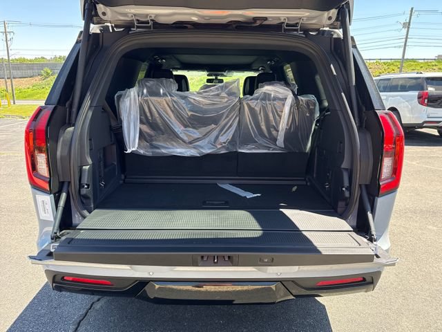 New 2026 Ford Expedition Platinum w/ Stealth Performance Package AWD/4WD image 14