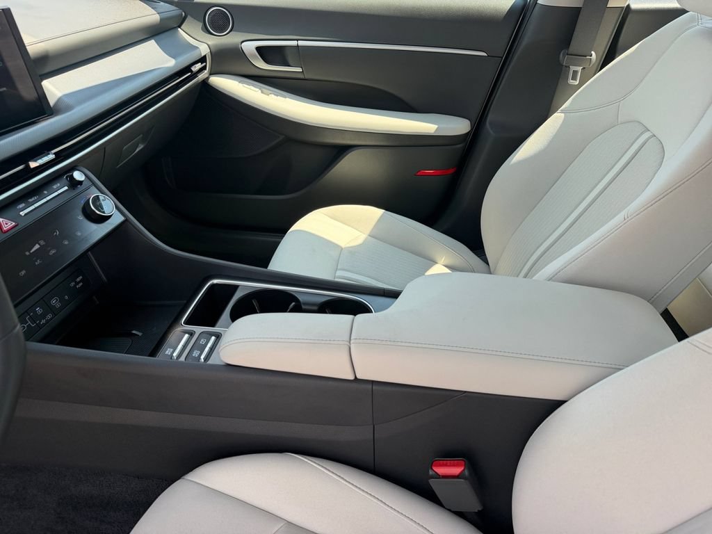 Certified 2025 Hyundai Sonata SEL FWD image 12
