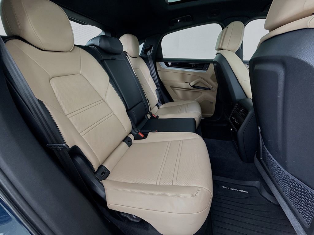 Certified 2026 Porsche Cayenne S image 31