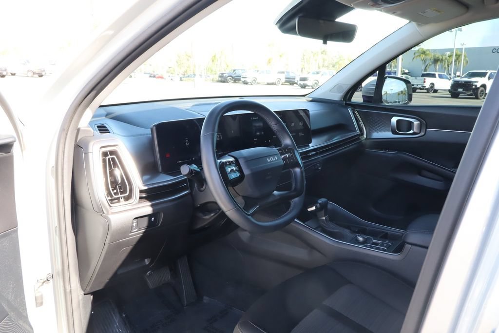 Used 2026 Kia Sorento LX FWD image 18