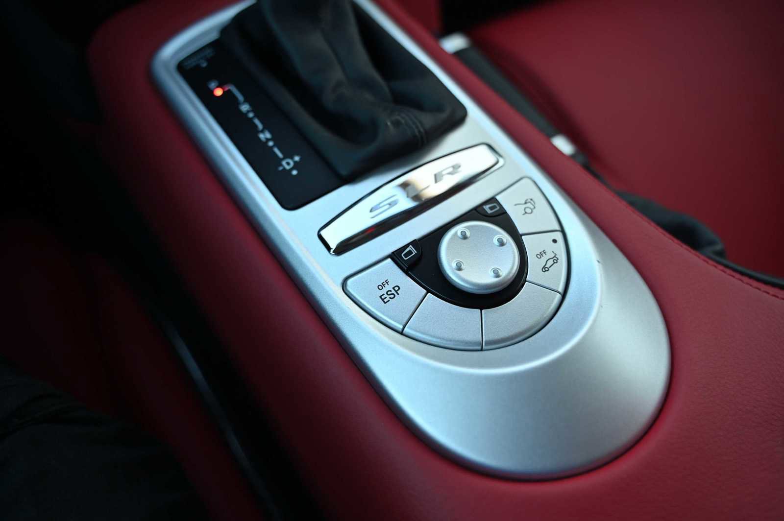 Used 2006 Mercedes-Benz SLR COUPE 2D image 17