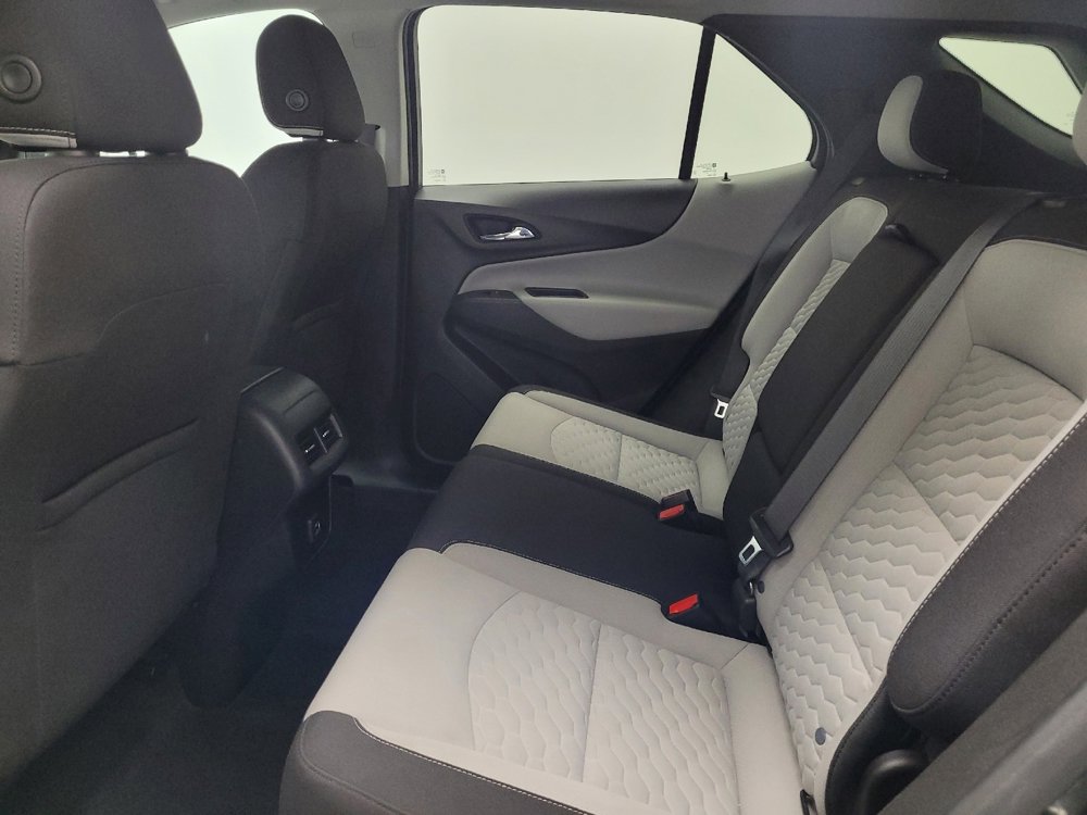 Used 2021 Chevrolet Equinox LS image 18