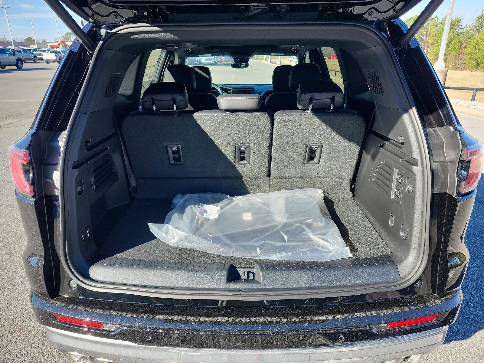 New 2026 GMC Acadia Denali w/ Super Cruise Package image 9