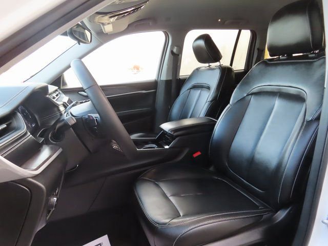 Used 2023 Jeep Grand Cherokee Limited image 24