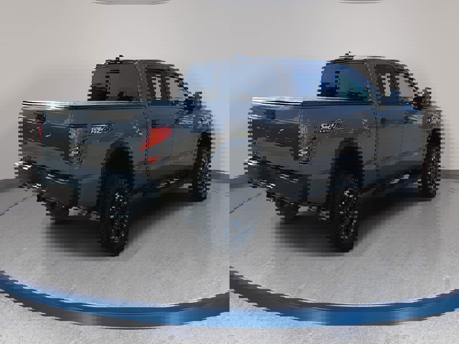 Used 2024 Nissan Titan PRO-4X image 5