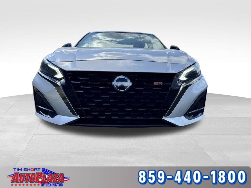 Used 2023 Nissan Altima 2.5 SR FWD image 7