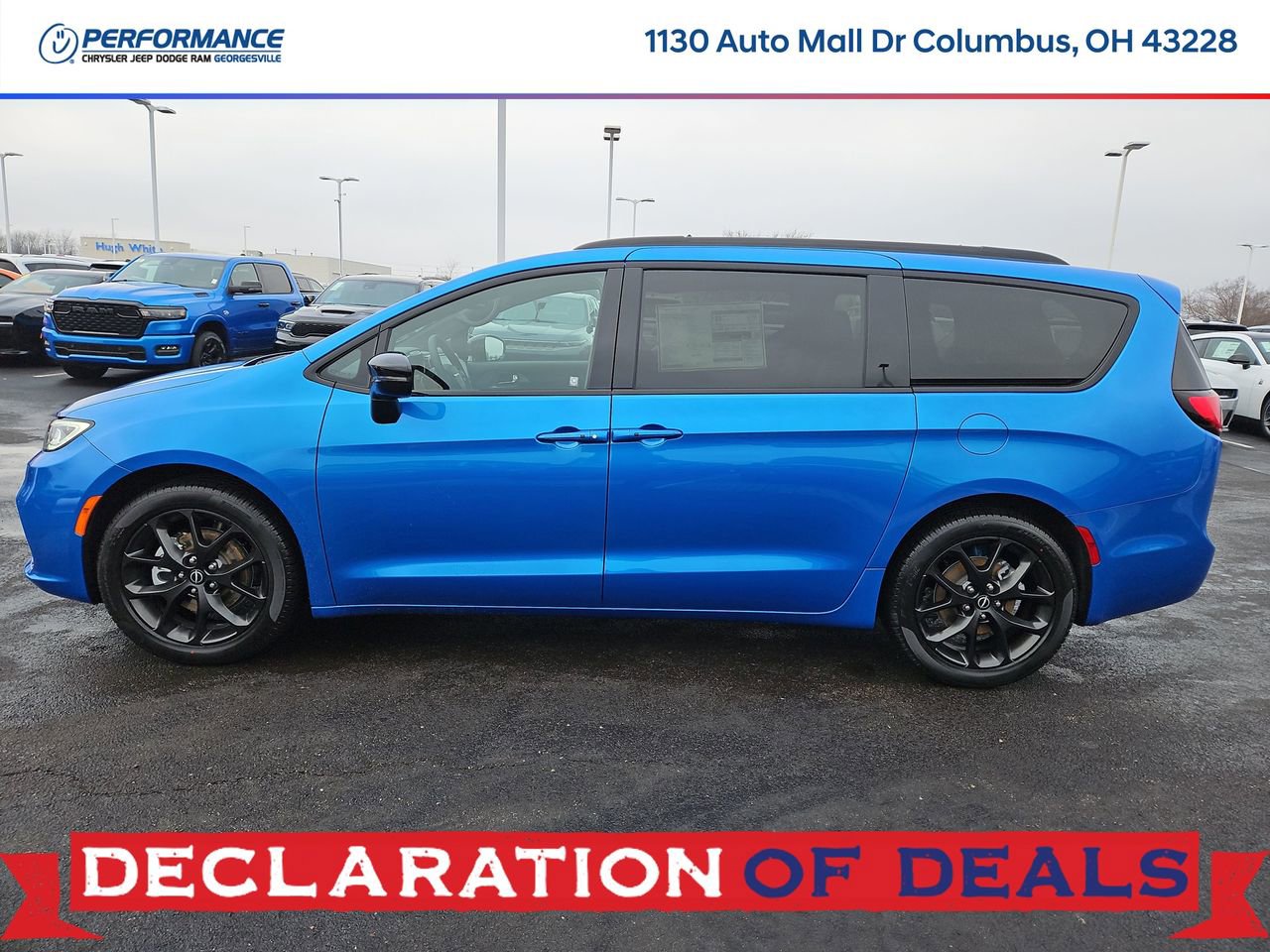 New 2026 Chrysler Pacifica Select w/ S Appearance Package FWD image 4