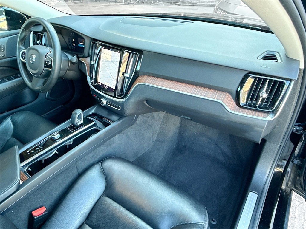 Used 2023 Volvo S60 B5 Plus image 34