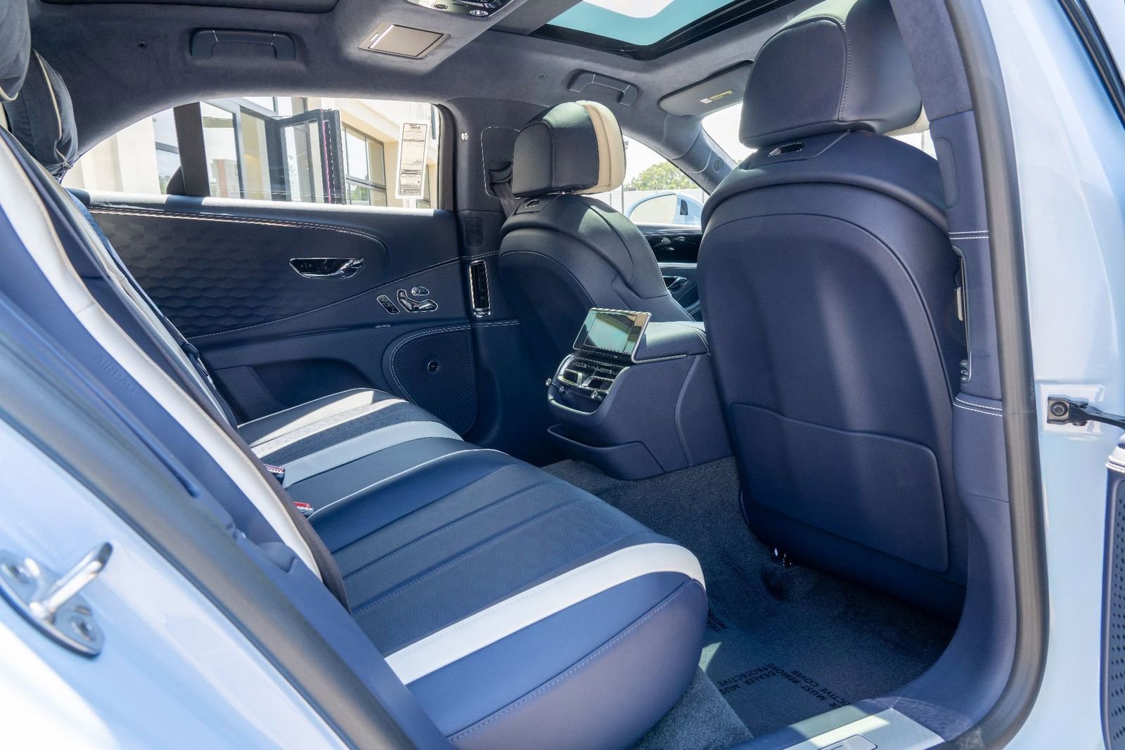 New 2025 Bentley Flying Spur Plug-In Hybrid AWD/4WD image 21
